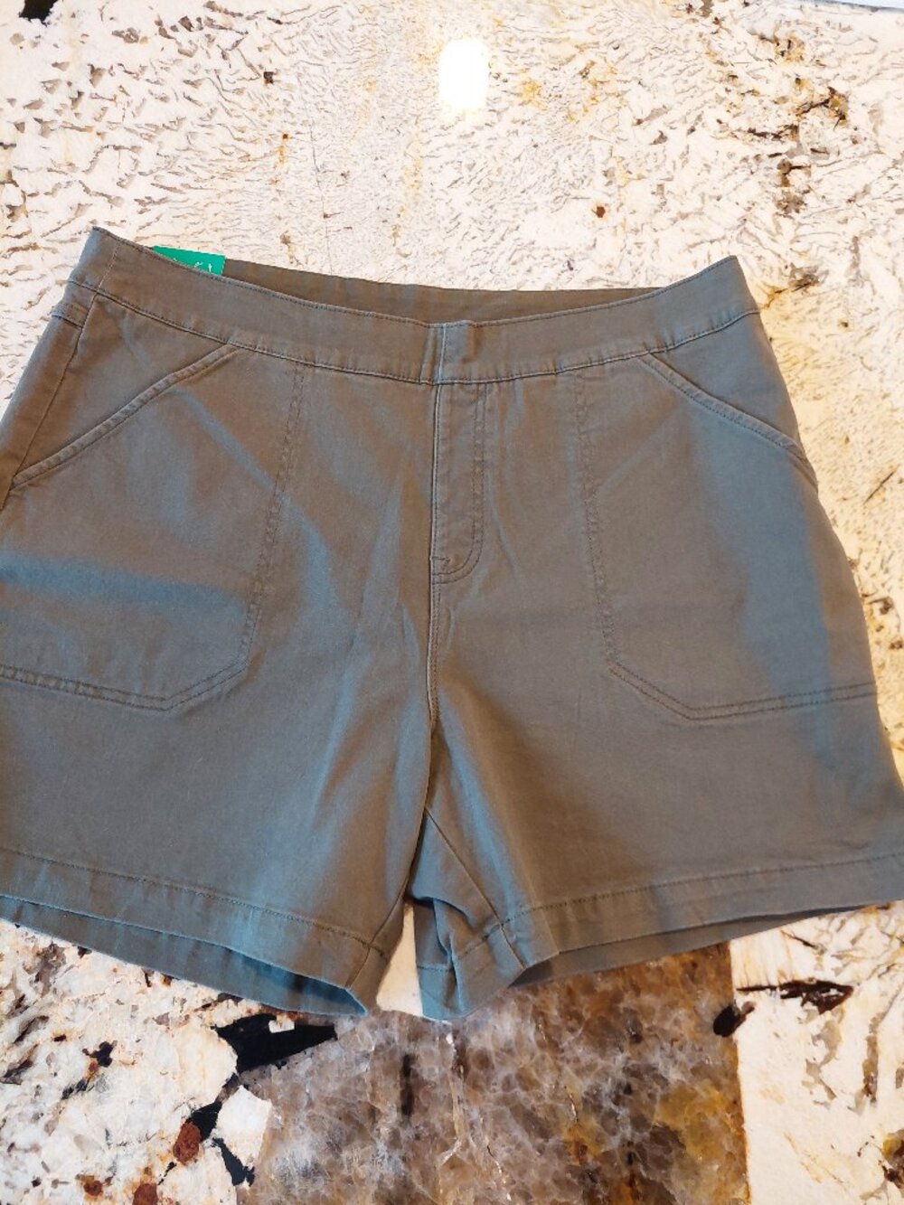 Olive Nautica pull on Bermuda shorts size xl, new with tags